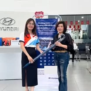 Bàn giao xe Hyundai cho khách hàng tại Nghệ An